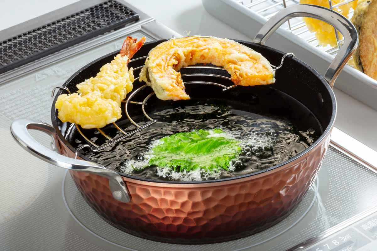 谷口金属工業 天ぷら鍋 22cm IH対応 槌目鍛造天ぷら鍋 （ ガス火対応