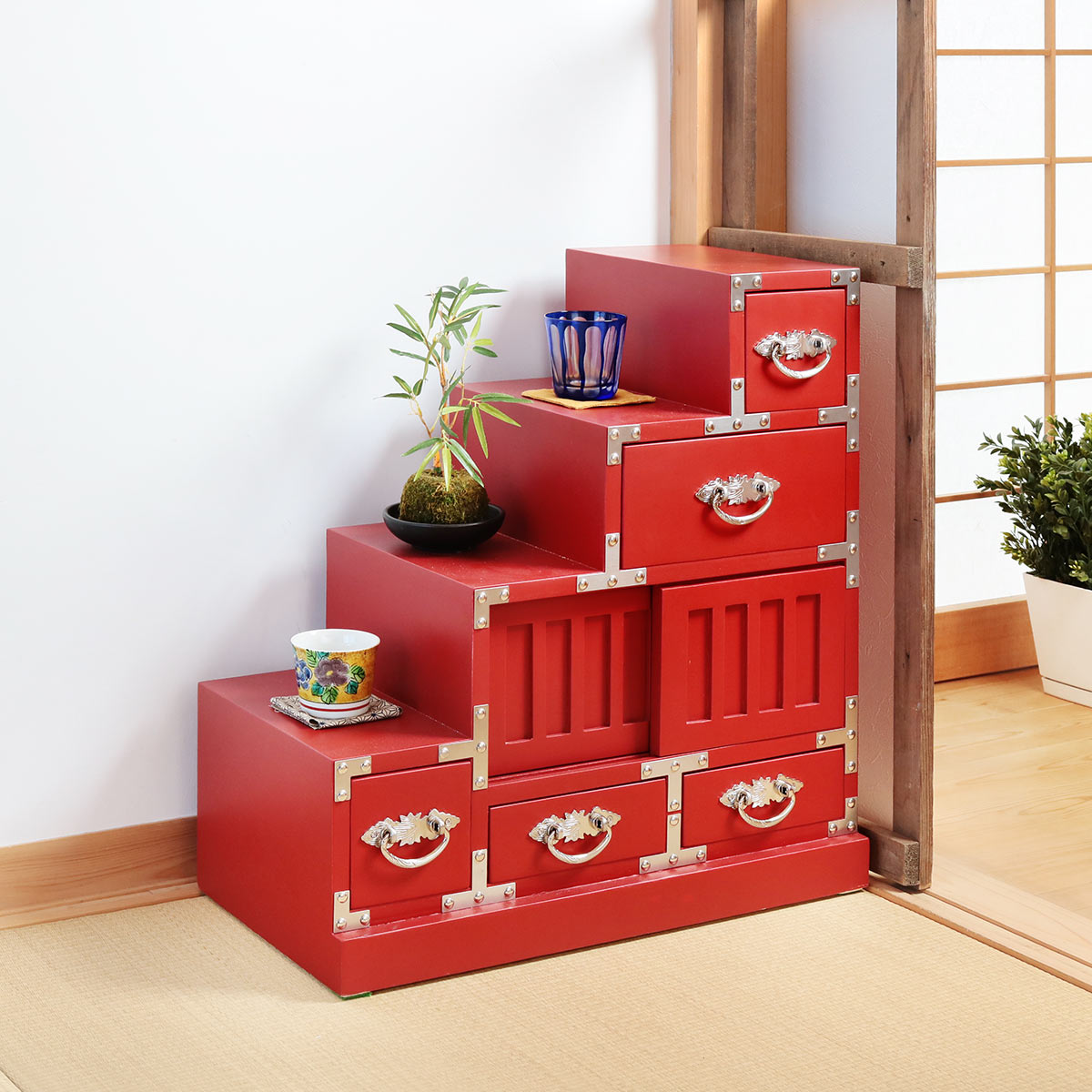 階段箪笥 桐製 民芸調 和風チェスト 左下がり 朱雀 幅57cm （ 箪笥