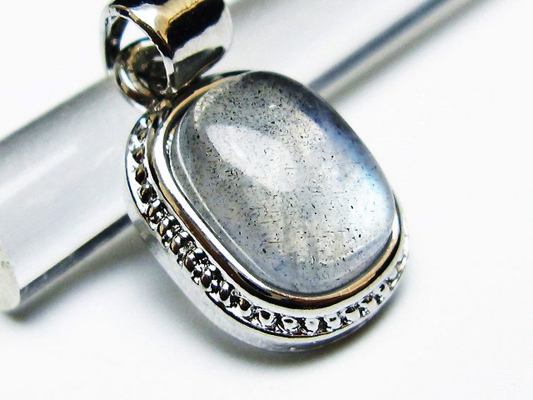 ラブラドライト ペンダント [t409-3977]