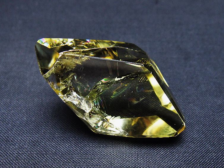 虹入り シトリンファントム 原石[t436-3020]