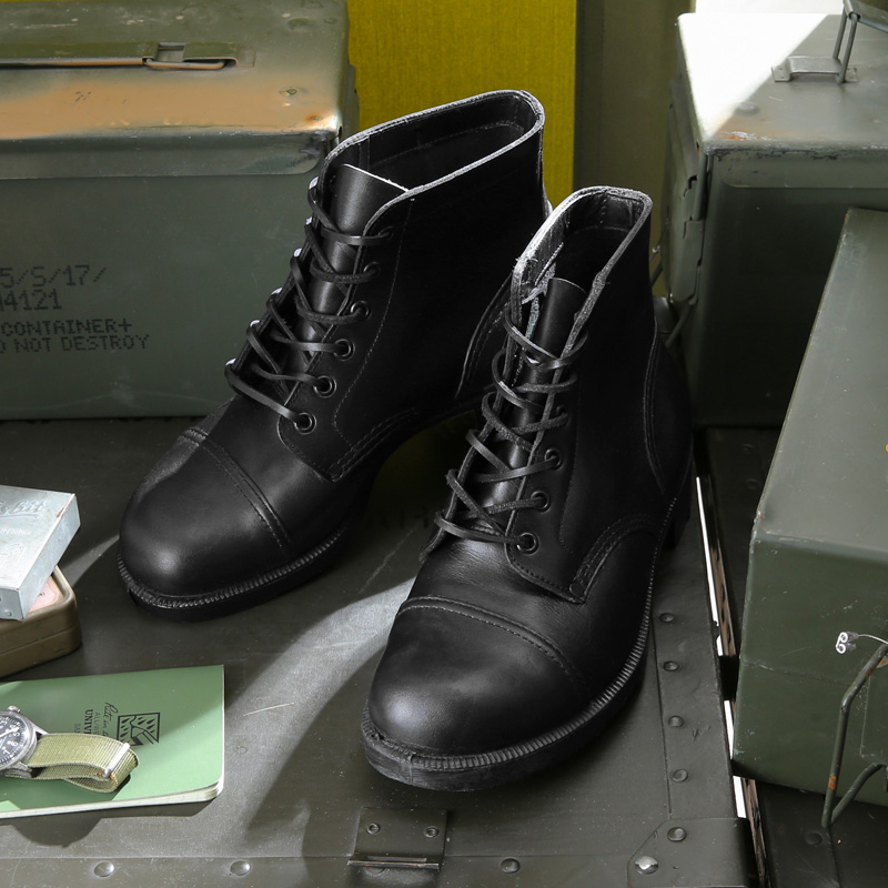 MILITARY（ミリタリー） 実物 新品 デッドストック オランダ軍 レザー