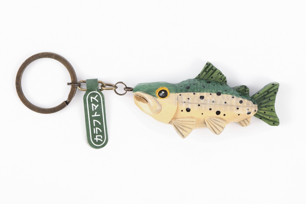 木彫り民芸品 TROUT キーホルダー カラフトマス 魚 釣り 手彫り アイヌ
