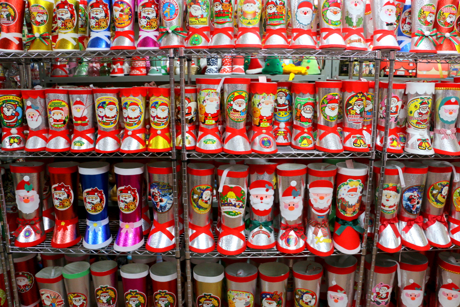 クリスマスブーツは滋賀県生まれ！発祥の地・草津の老舗会社を訪ねまし