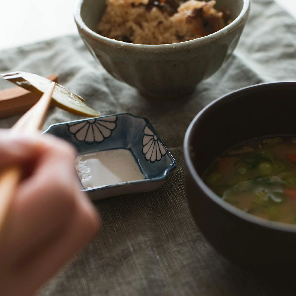 studio m' 隅入菱形菱形豆皿宅配便指定 | シキとサイ