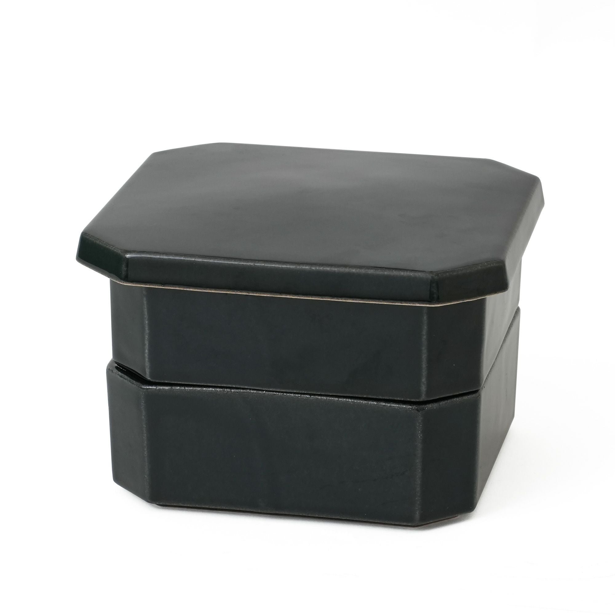 studio m' 隅切二段重お重宅配便送料無料 | シキとサイ