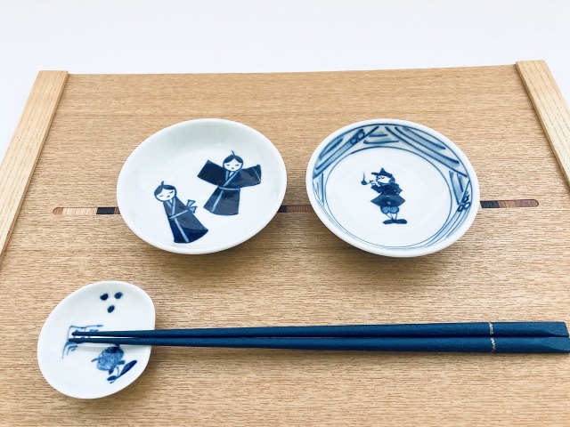 わらべ人形渕上り3寸皿 しん窯青花