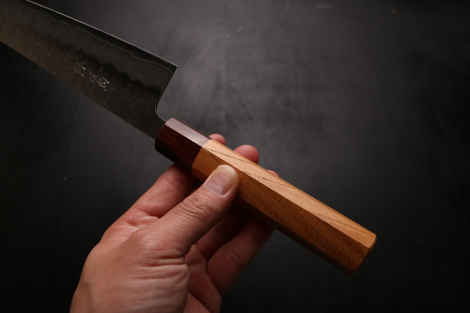 白鷺 牛刀 包丁 銀三鋼 梨地 ケヤキ八角柄 240mm - shirasagistore.com