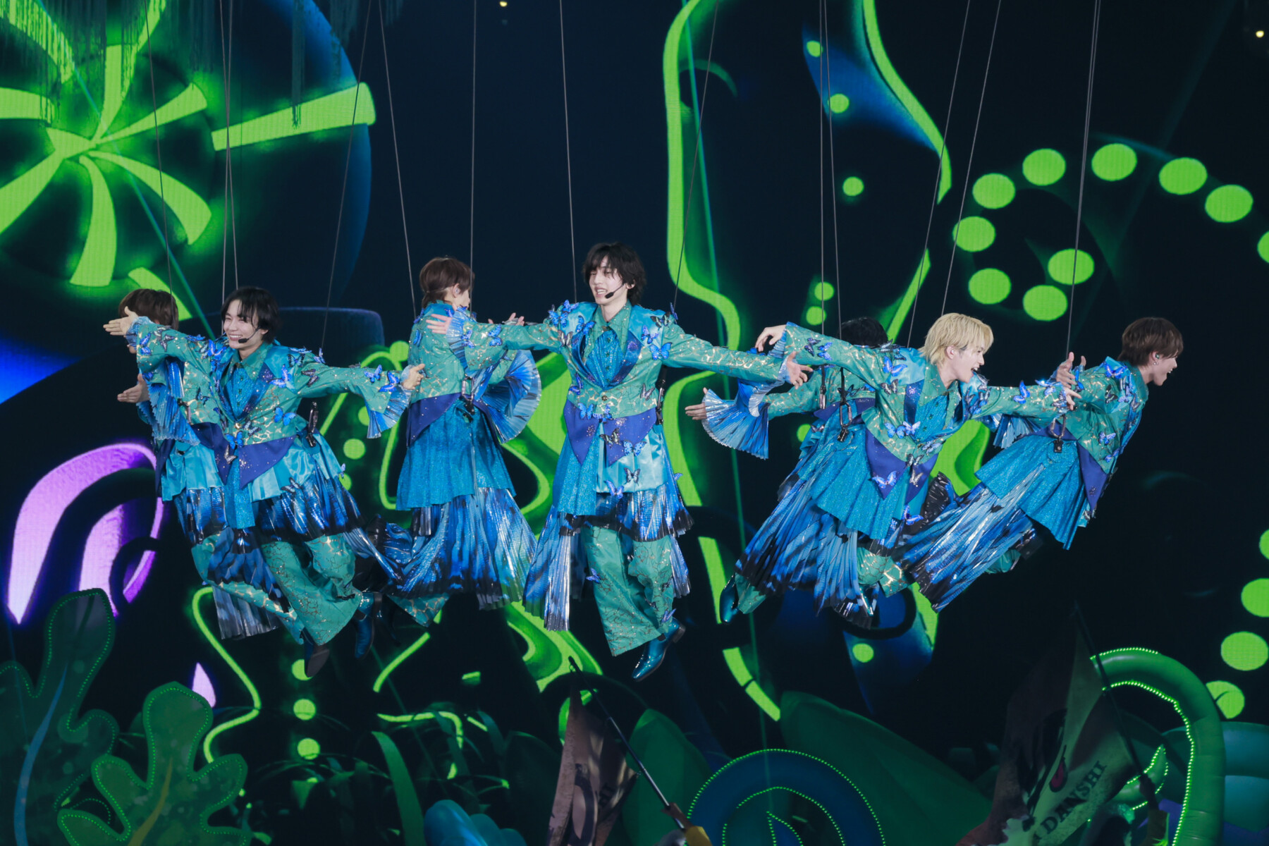 なにわ男子 LIVE TOUR 2025 'BON BON VOYAGE'」高く！上へ！目指す未来