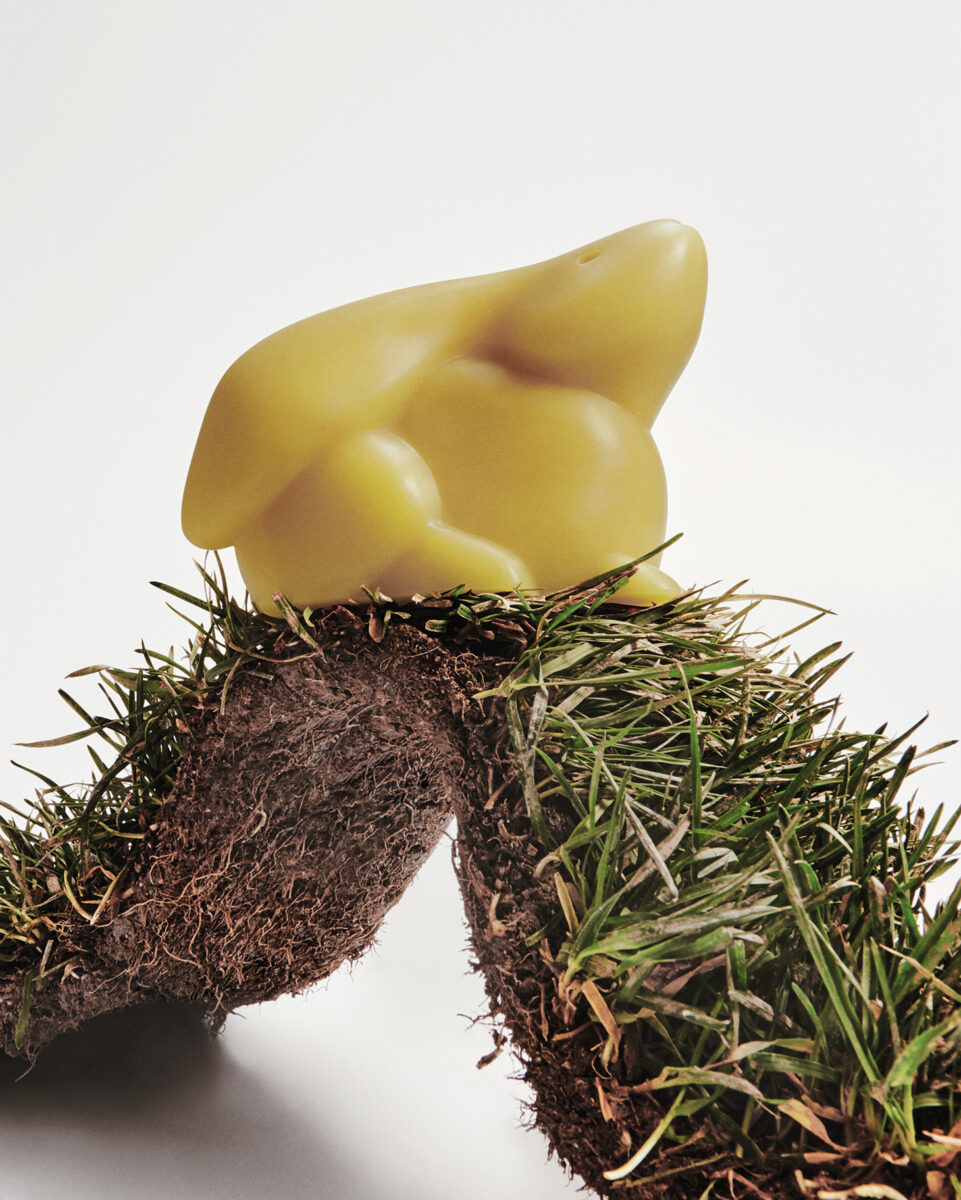 ロエベフレグランスからうさぎ年を記念したキャンドルが登場！ – 装苑