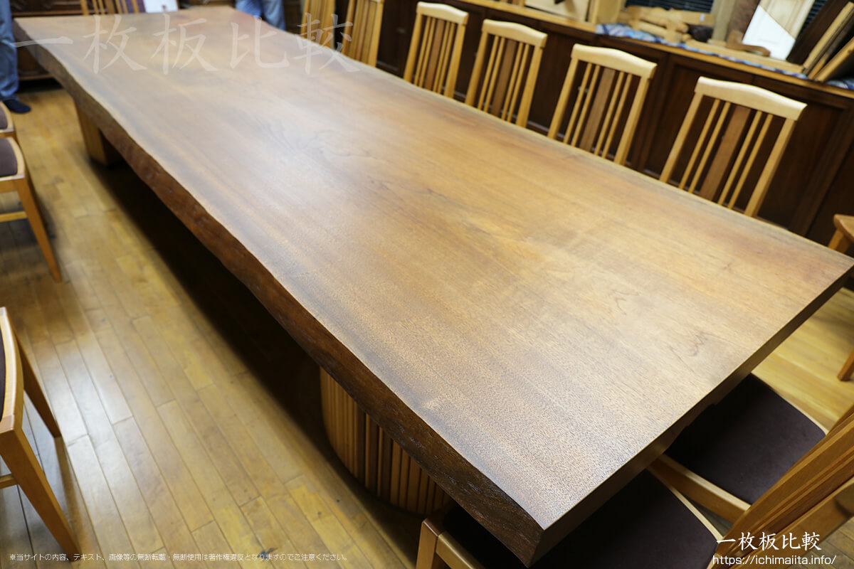 横浜クラシック家具の老舗、ノックオンウッドを訪問 | 無垢材とは | 一