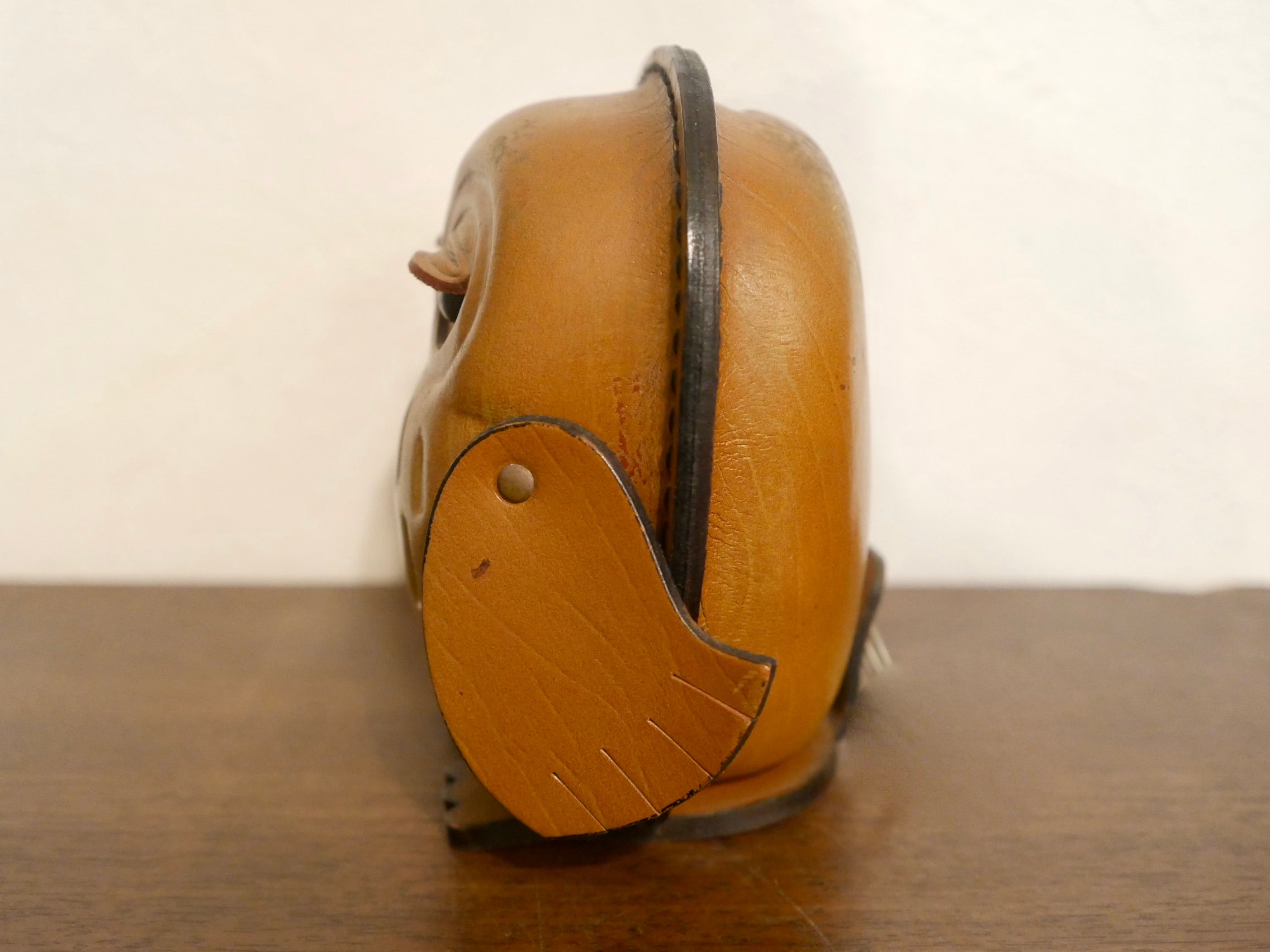 鴻池製作所 ふくろう 貯金箱 本革 レザー KONOIKE – smileantiques