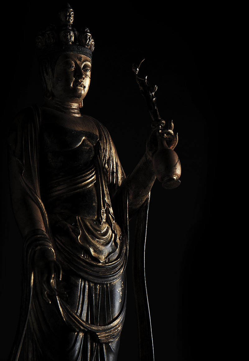 イスム-仏像のもつハイセンスな臨場感を楽しむ