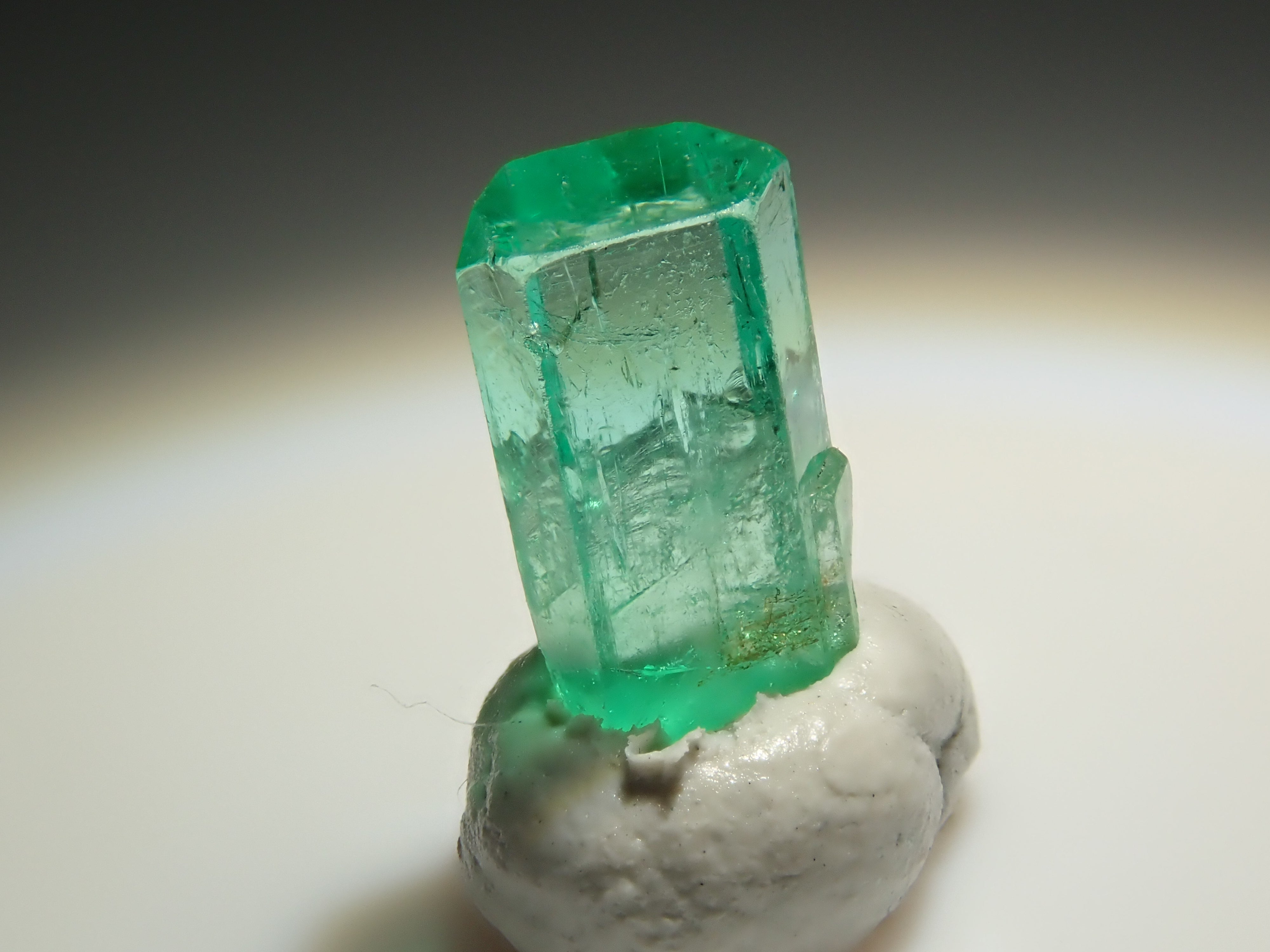 コロンビア産エメラルド 0.499ct原石