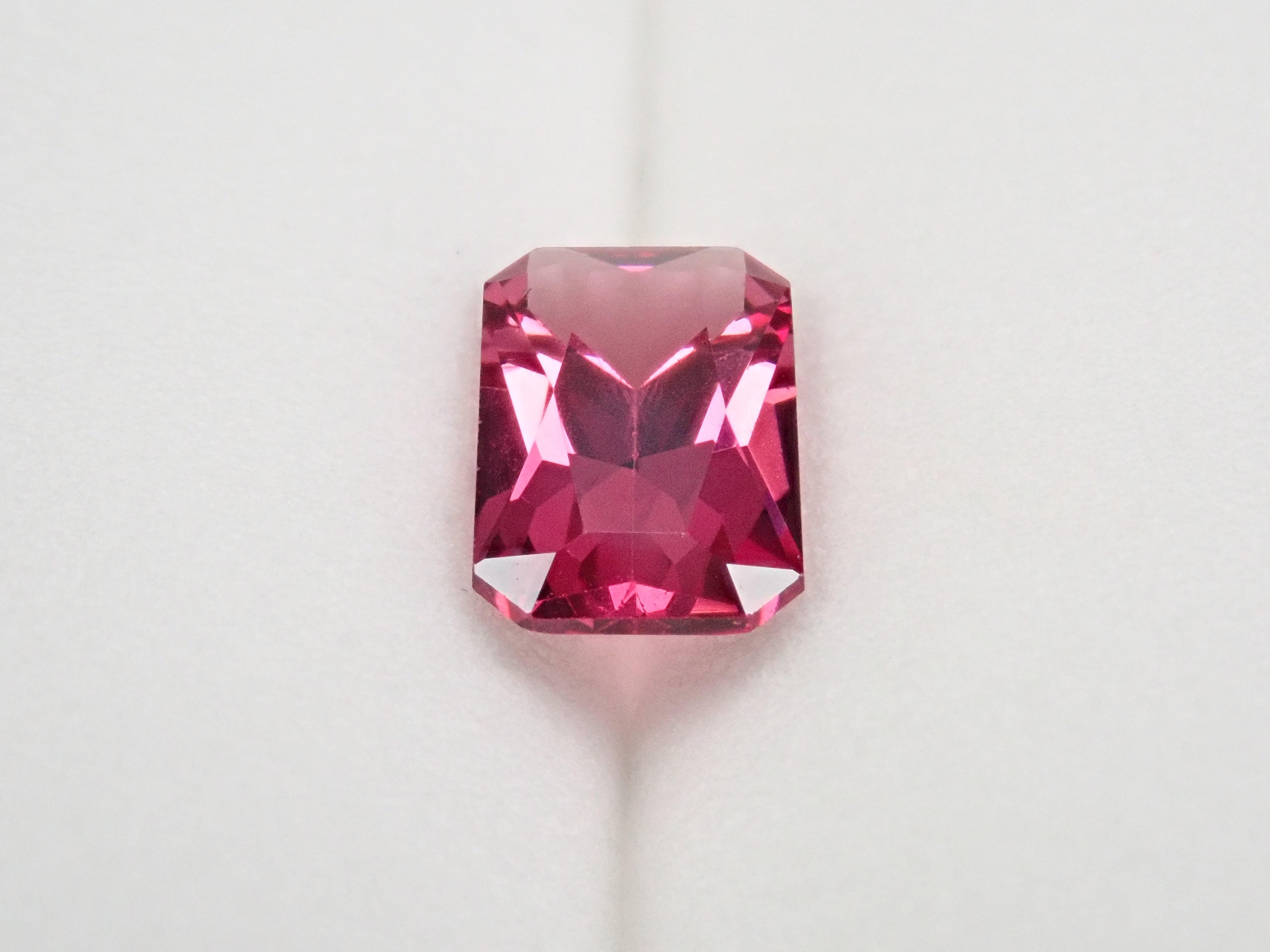 スリランカ産ロードライトガーネット 1.858ctルース