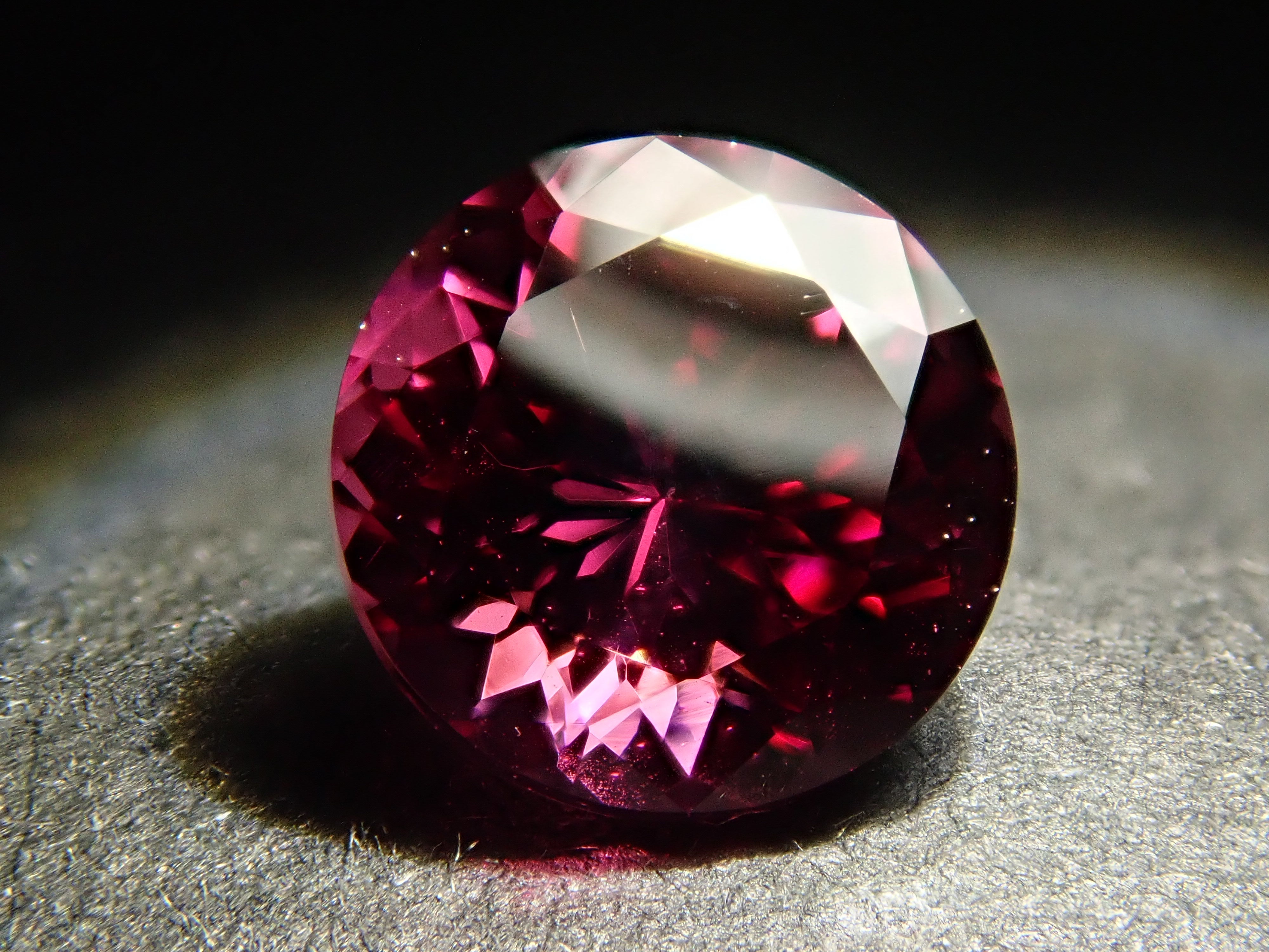 ロードライトガーネット 1.188ctルース