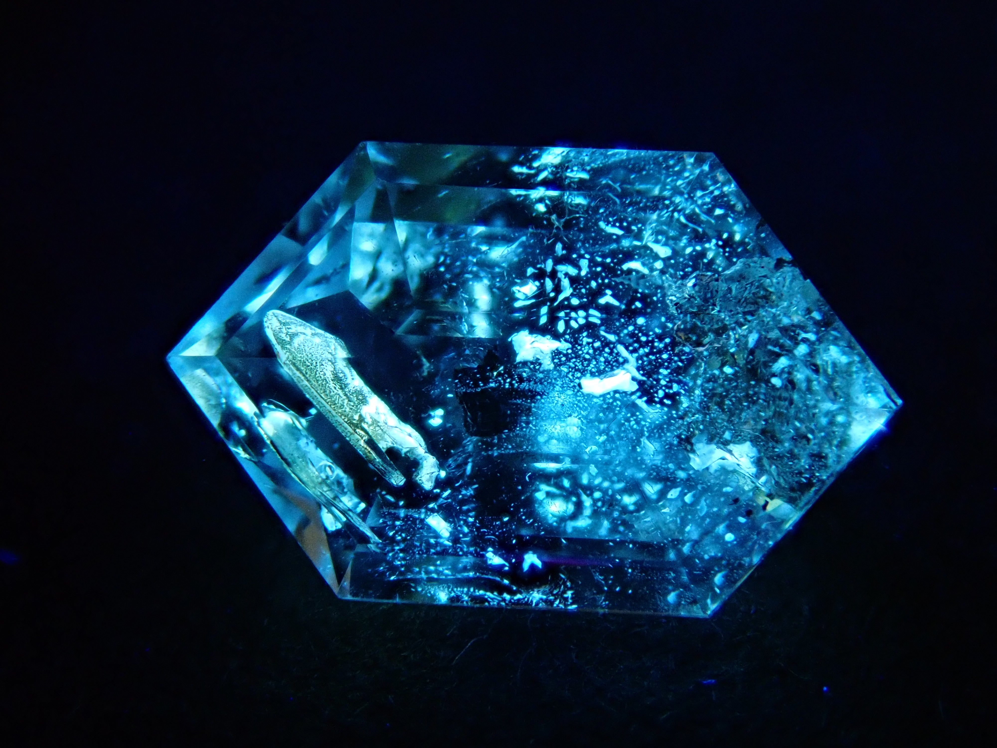 オイルインクォーツ 0.651ctルース