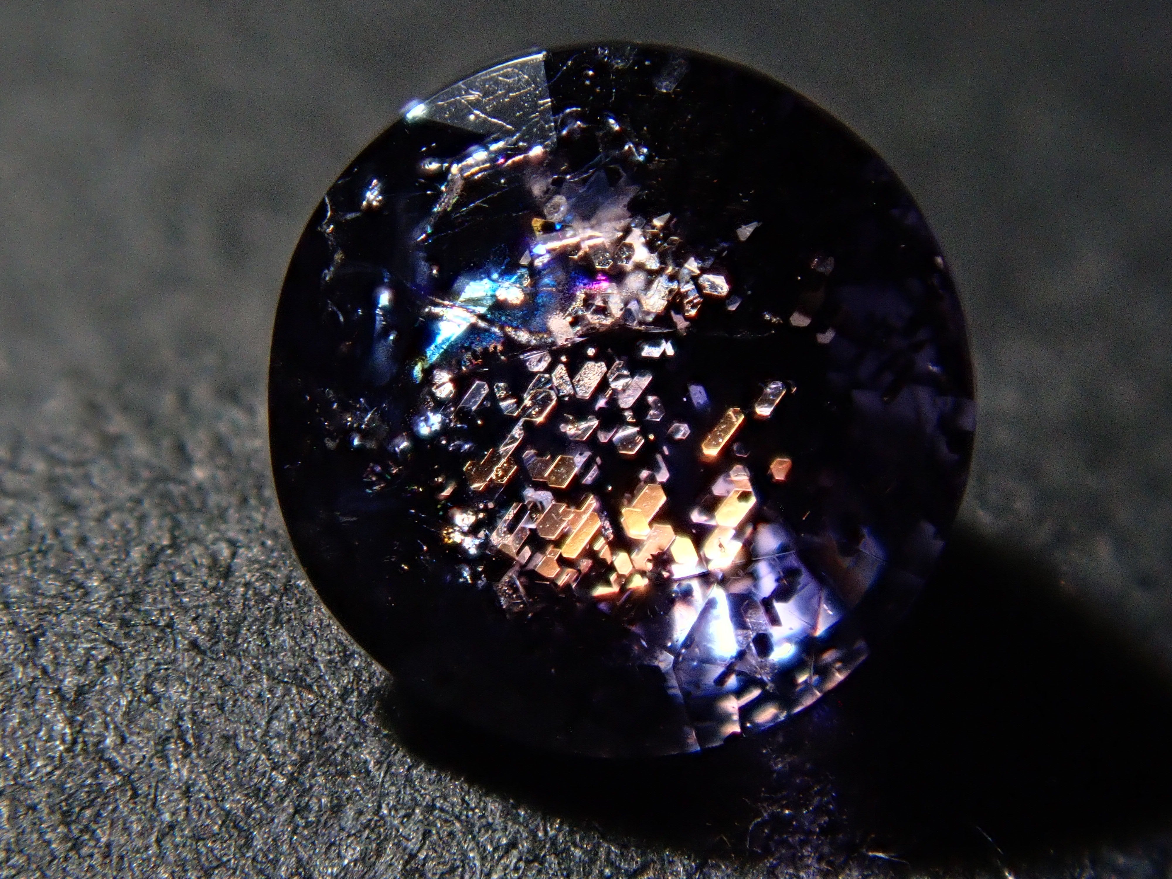 アイオライトサンストーン 0.450ctルース