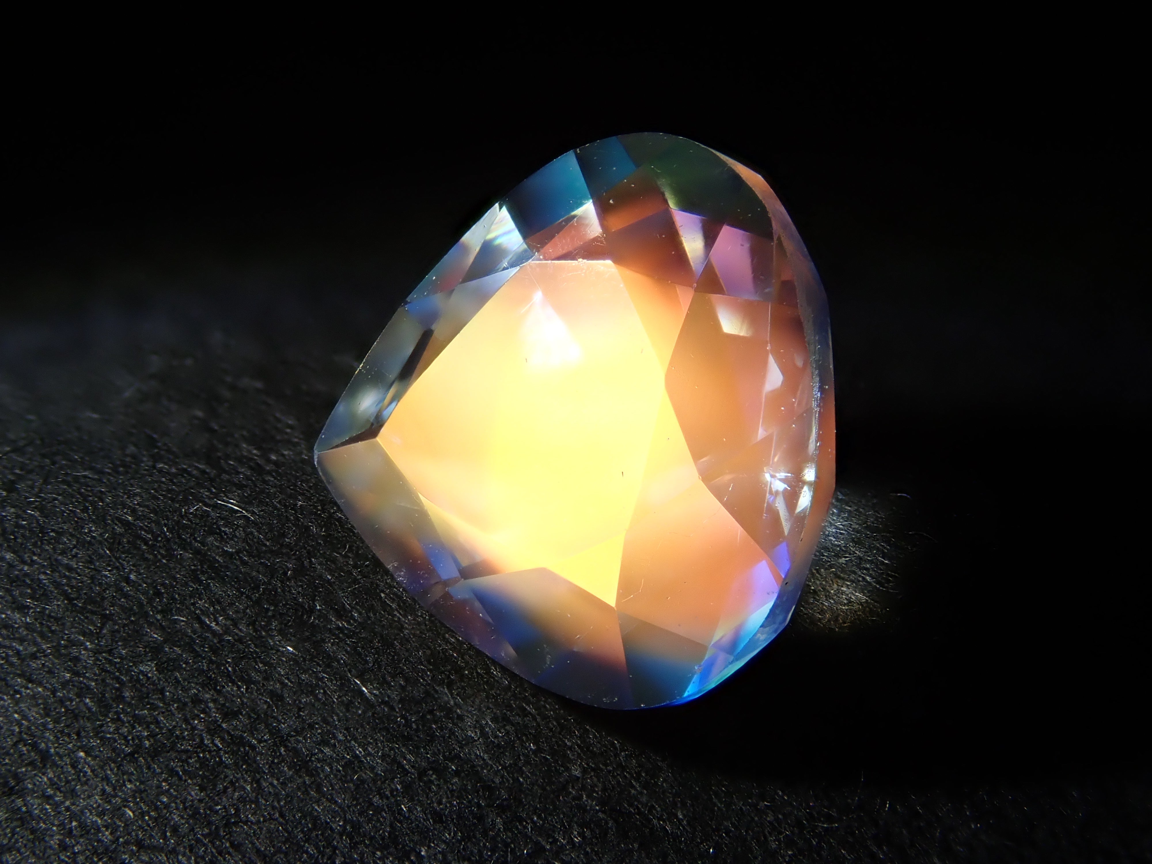 マダガスカル産アンデシン・ラブラドライト（通称名 レインボームーン