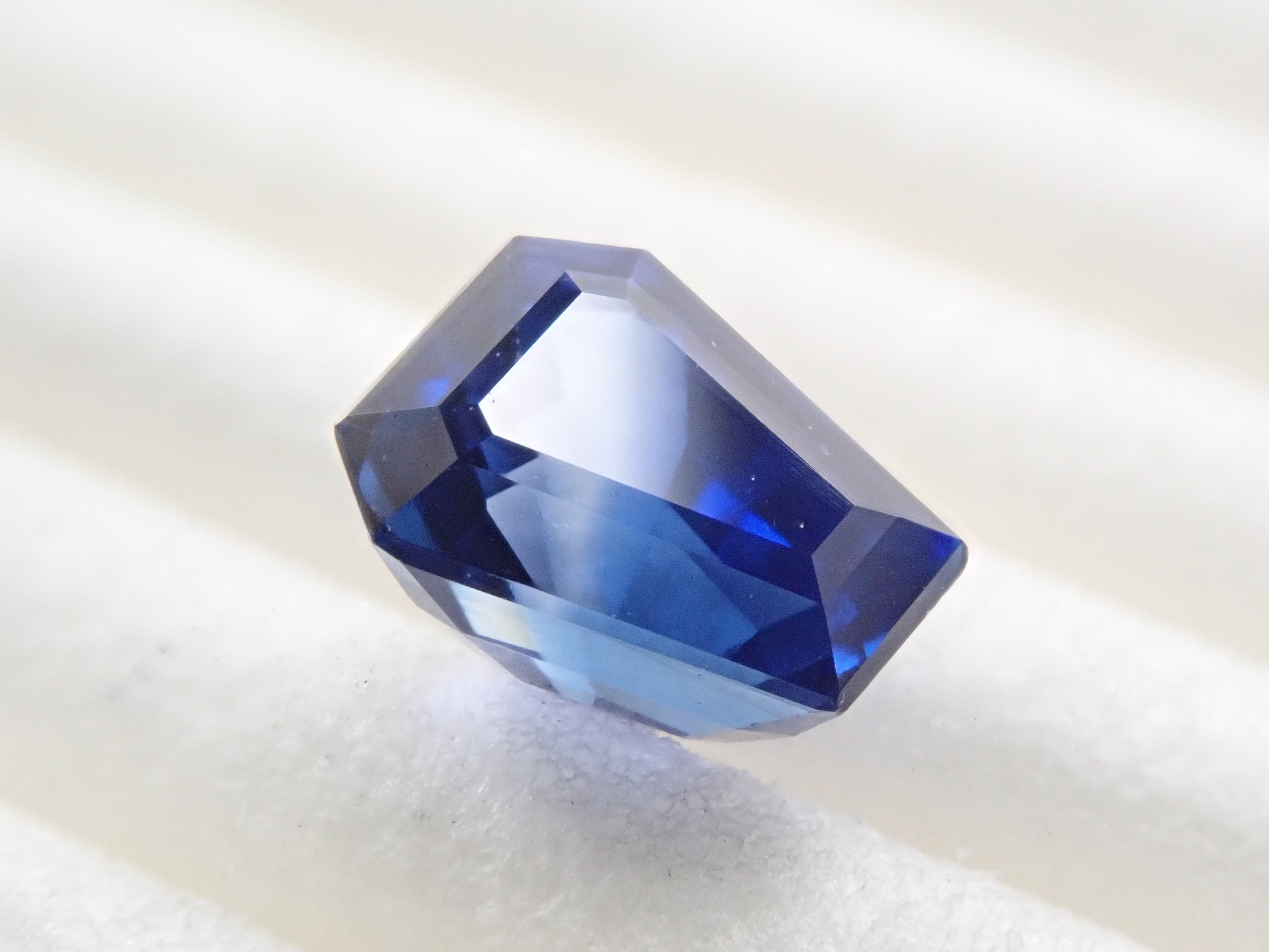 ロイヤルブルーサファイア 1.182ctルース（カーフスヘッド）AIGS