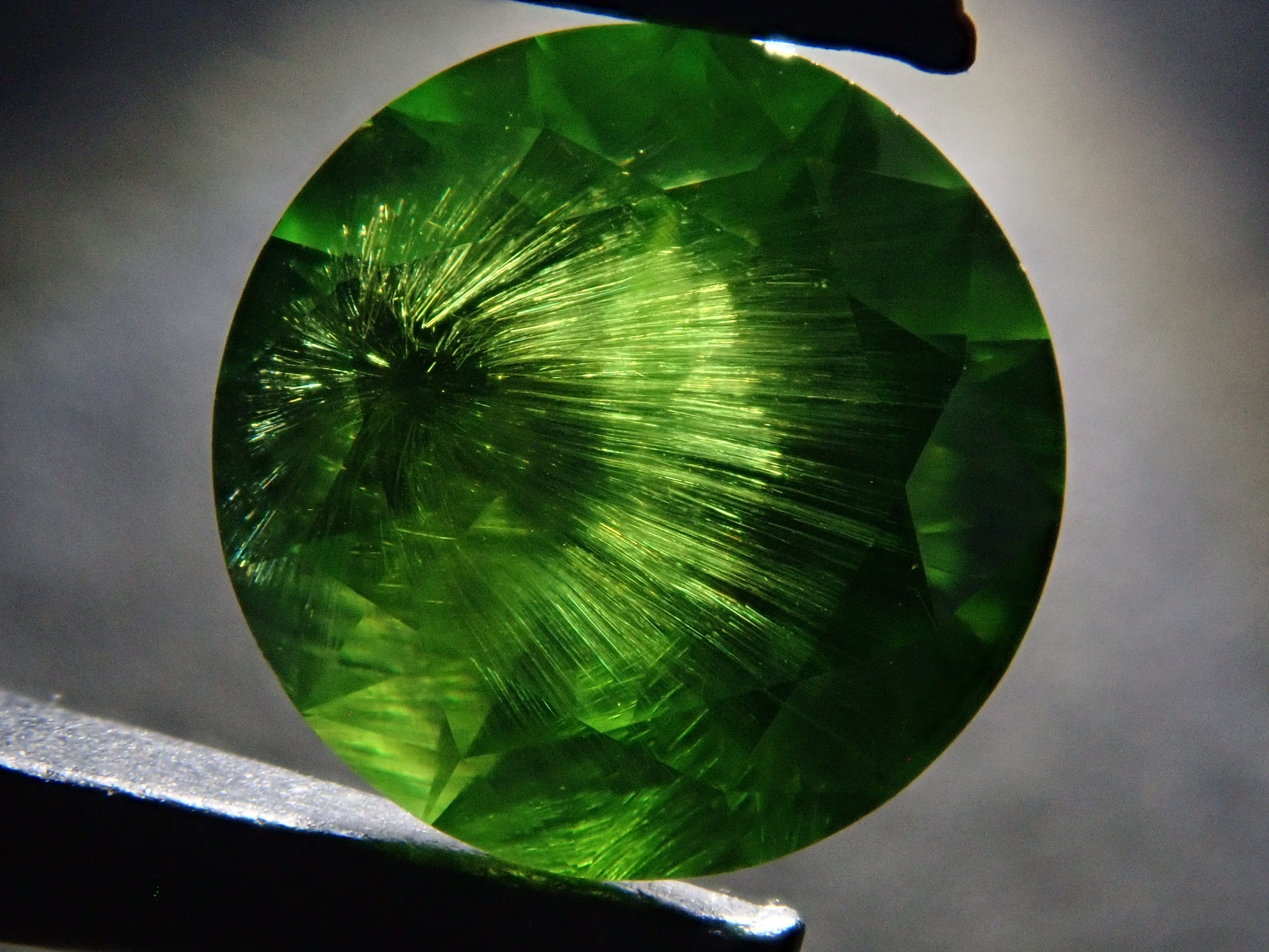 Demantoid Garnet - Mail order | Managed by gemstone appraiser
