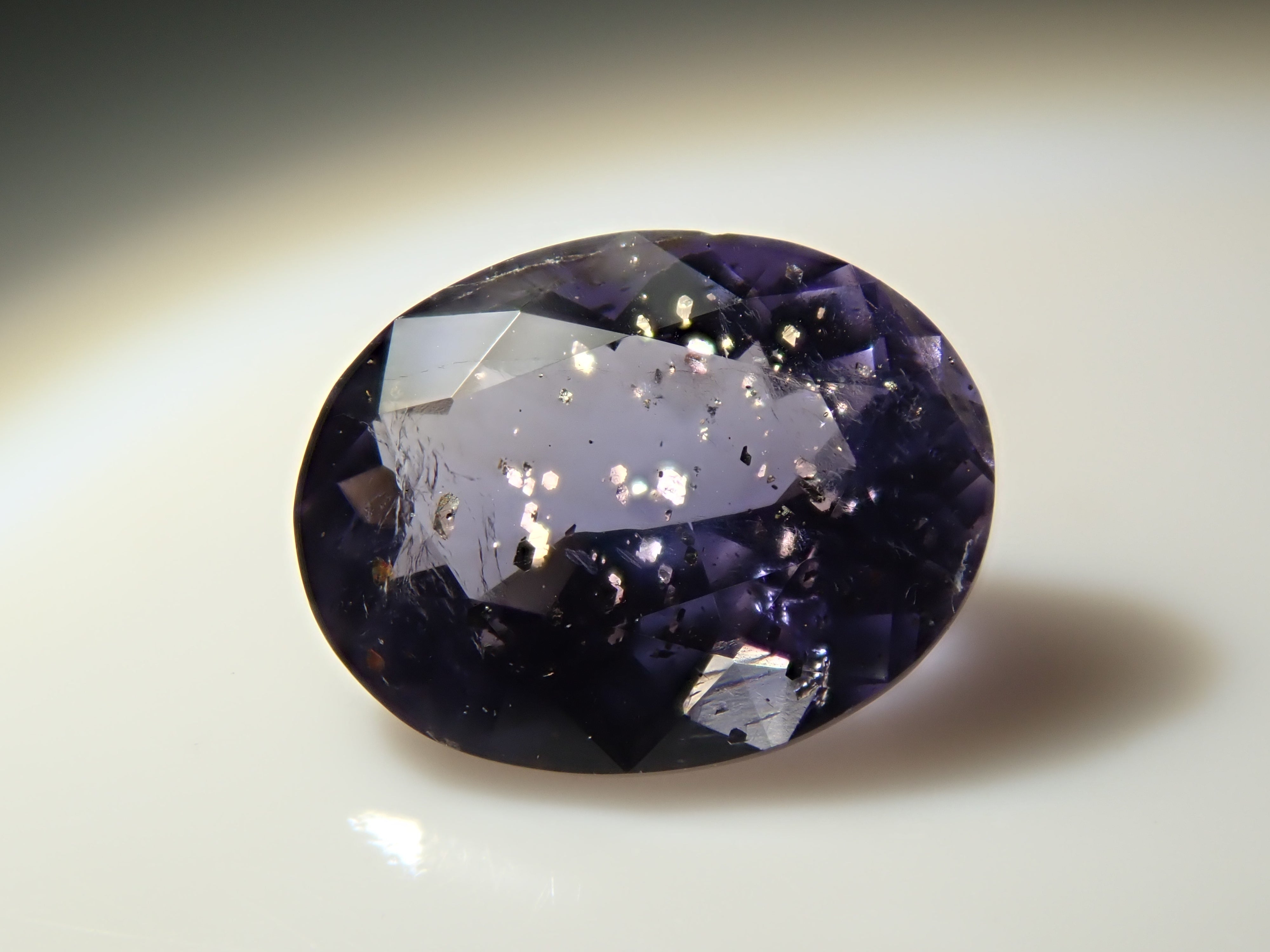 インド産アイオライトサンストーン 0.540ctルース