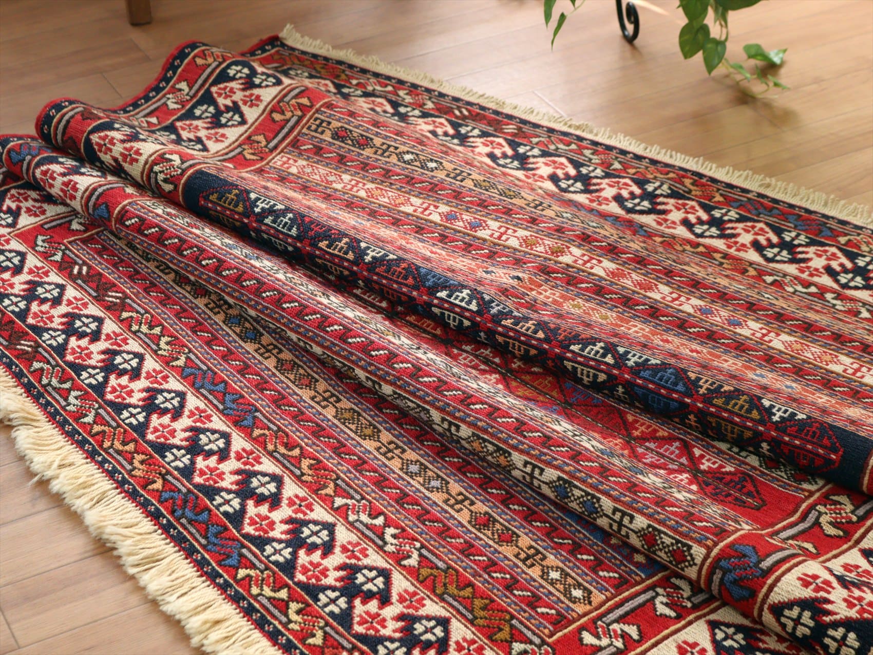 キリムスタイル / イランの手織りキリム シルジャン187×119cm スマック