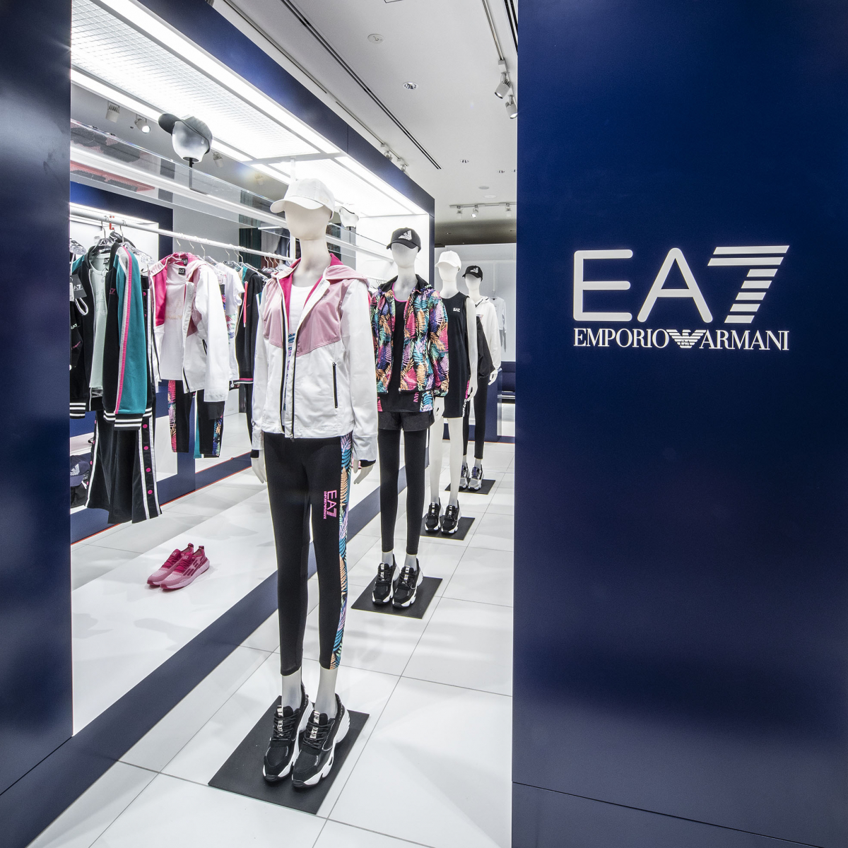 ノベルティも！ エンポリオ アルマーニ サテライト 渋谷スクランブル