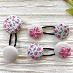 お買い得♡お揃い リバティとホワイトデニム お花モチーフ付くるみ