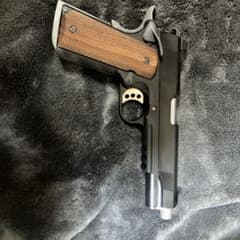 マルイMEUピストル メタルギアソリッド4オペレーター風カスタム