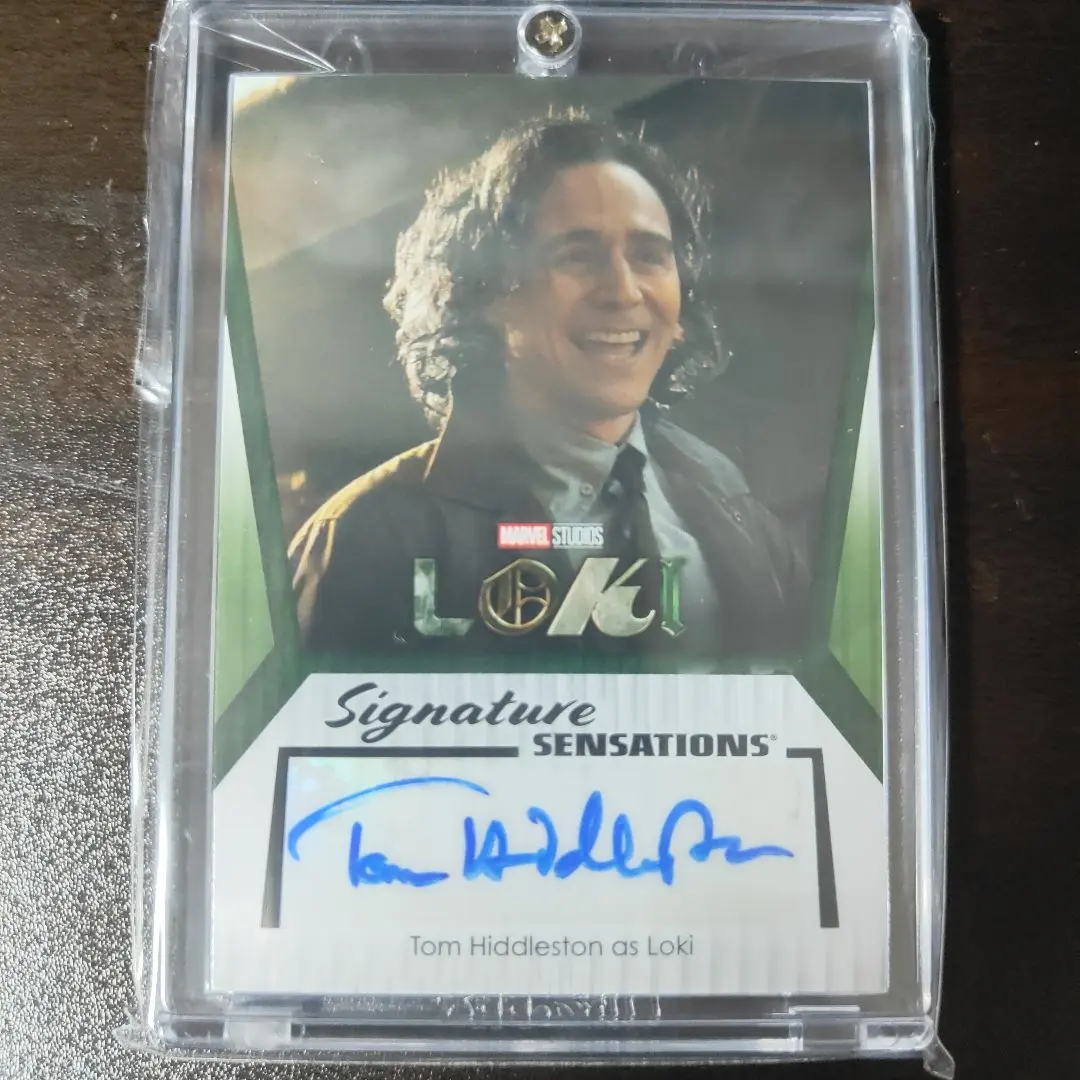 2026年最新】トム・ヒドルストン サインの人気アイテム - メルカリ