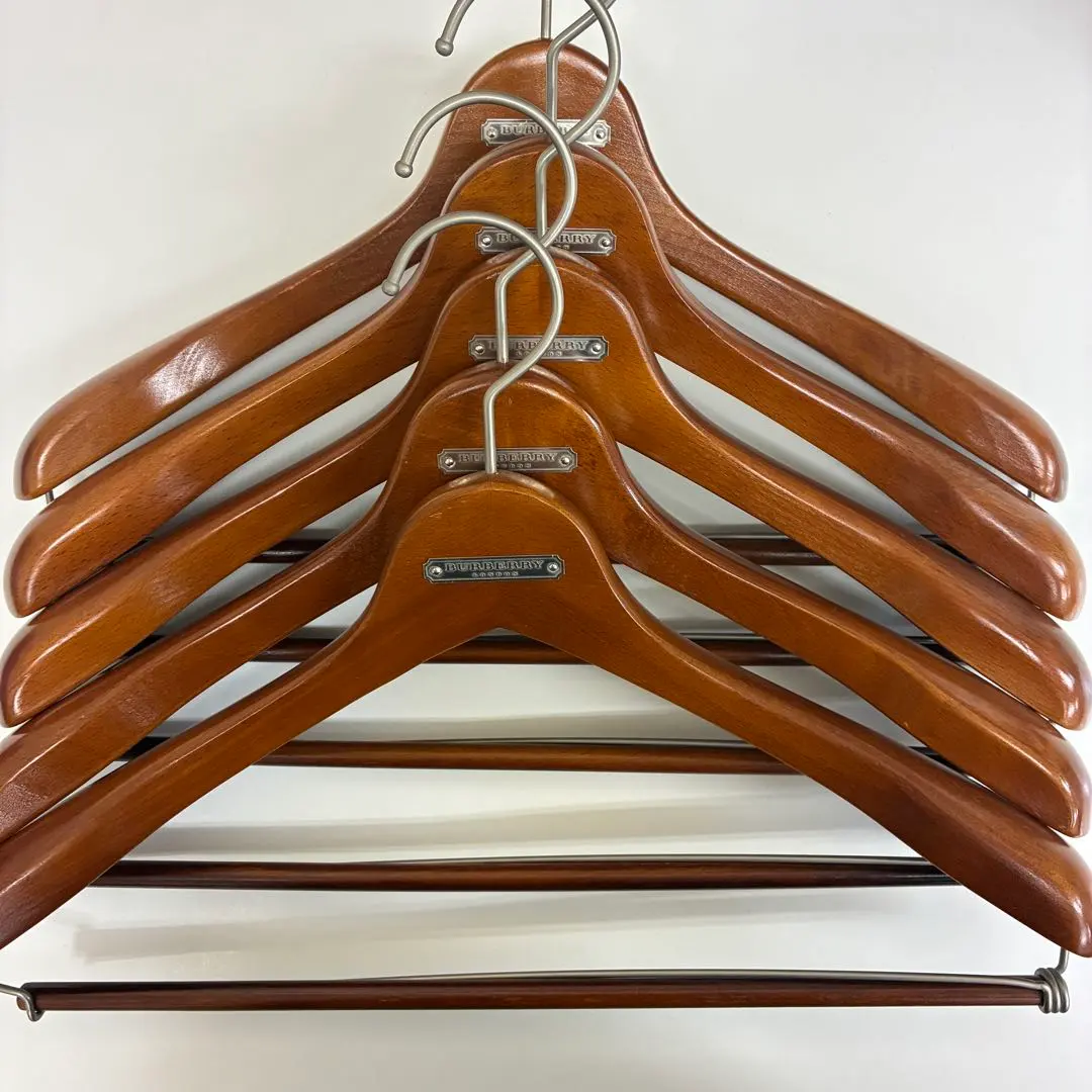 2026年最新】BURBERRY 衣類ハンガーの人気アイテム - メルカリ