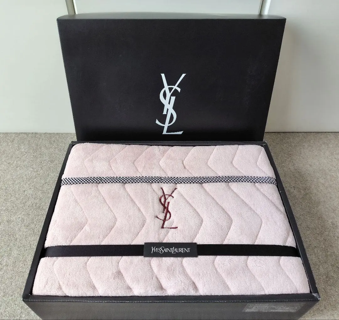 2026年最新】Yves Saint Laurent 敷きパッド・ベッドパッドの人気