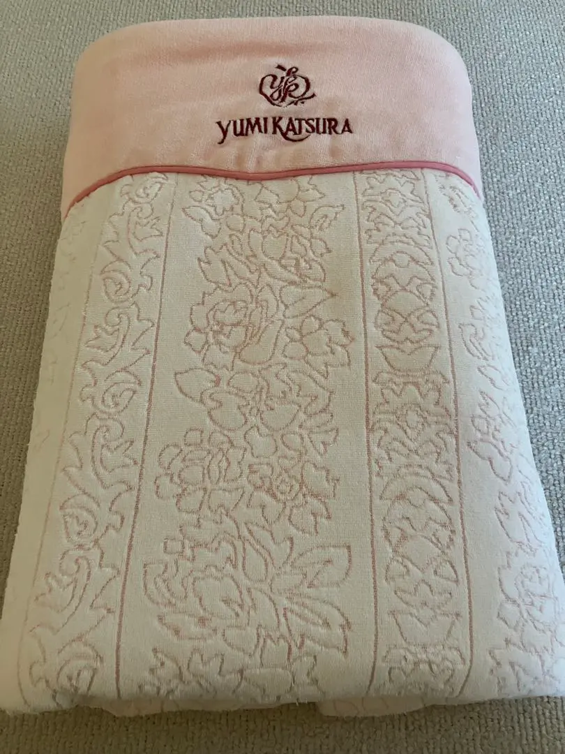 2026年最新】YUMI KATSURA 布団・毛布の人気アイテム - メルカリ