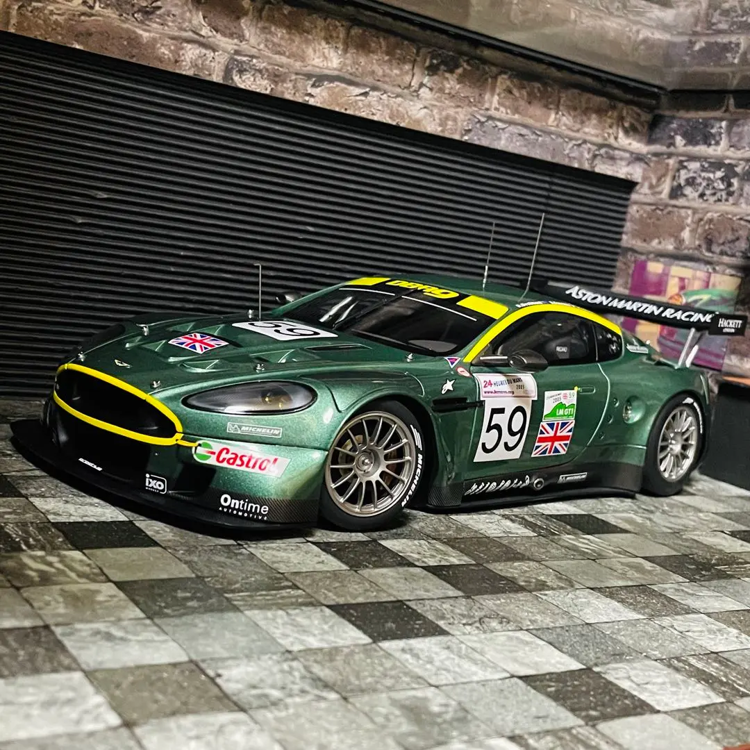 No468ミニカー1/18 Aston Martin DBR9 Sebring