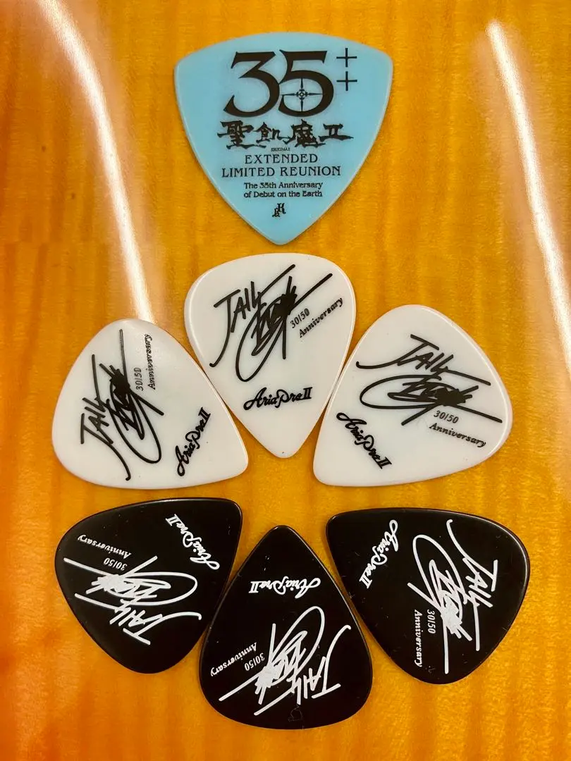 m95651351388_1.jpg?1761679885