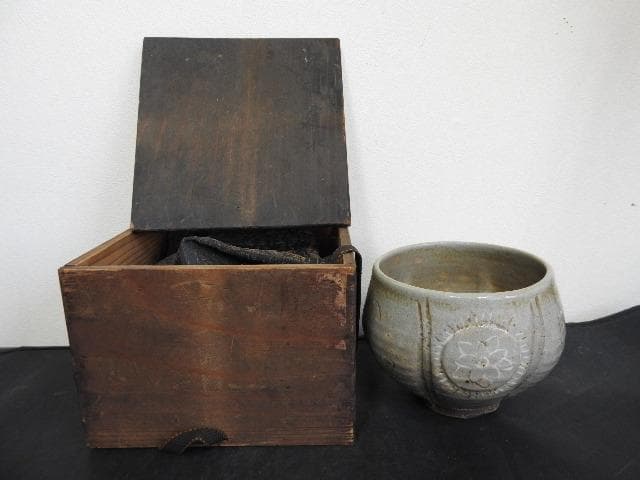 萩茶碗　　時代箱　ＭＡ643 萩焼茶碗 十三代 坂田泥華(作) 共箱 | 古美術ささき