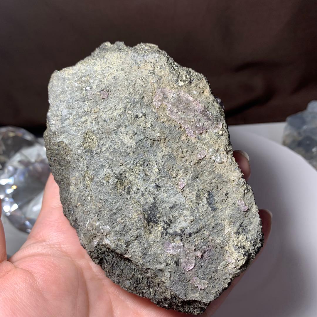 マハラシュトラ産☆アメジストクラスター掛けるフローライトハリネズミ