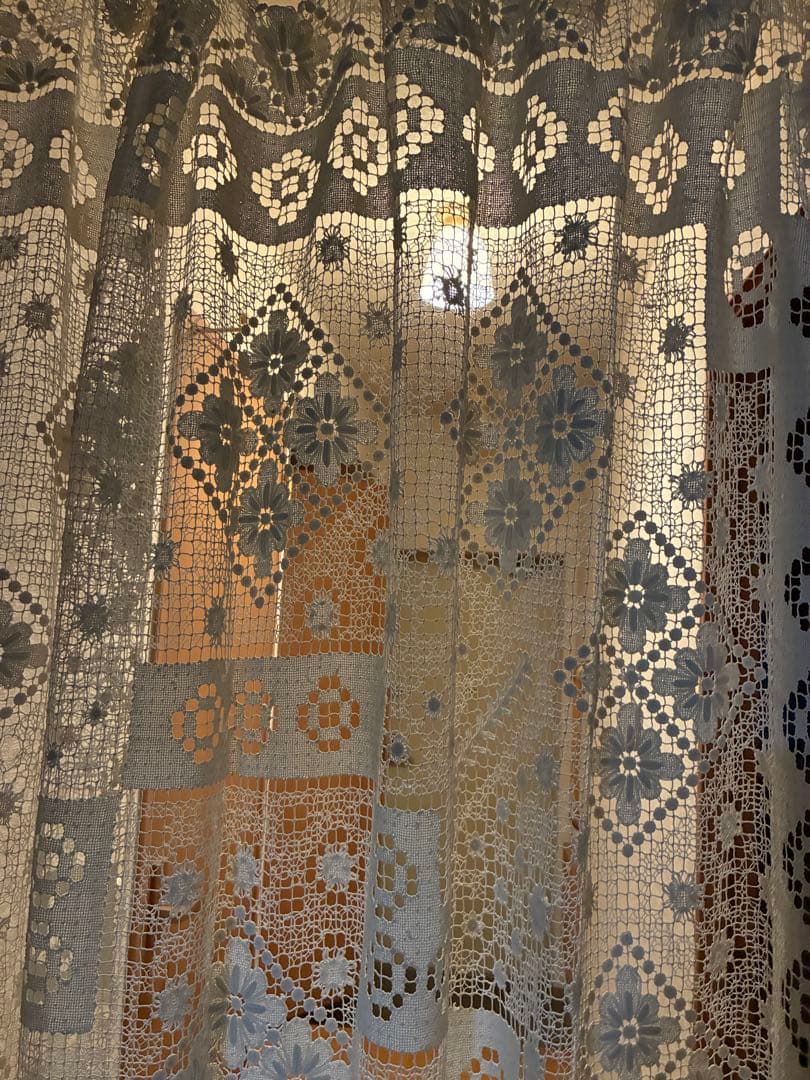 フランスで購入した豪華な大判のアンティーク・フィレレース160x195cm