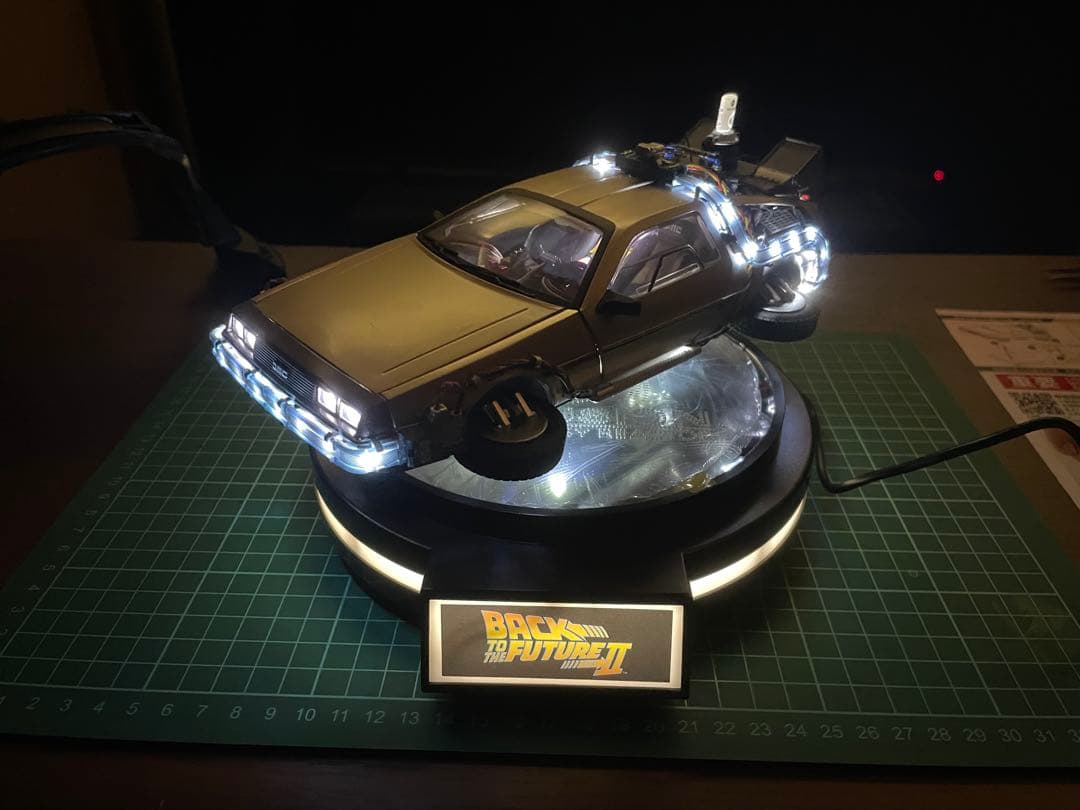 1/20 MagneticFloating デロリアン バックトゥザフューチャー Amazon | 1/20 Magnetic Floating デロリアン タイムマシン バック