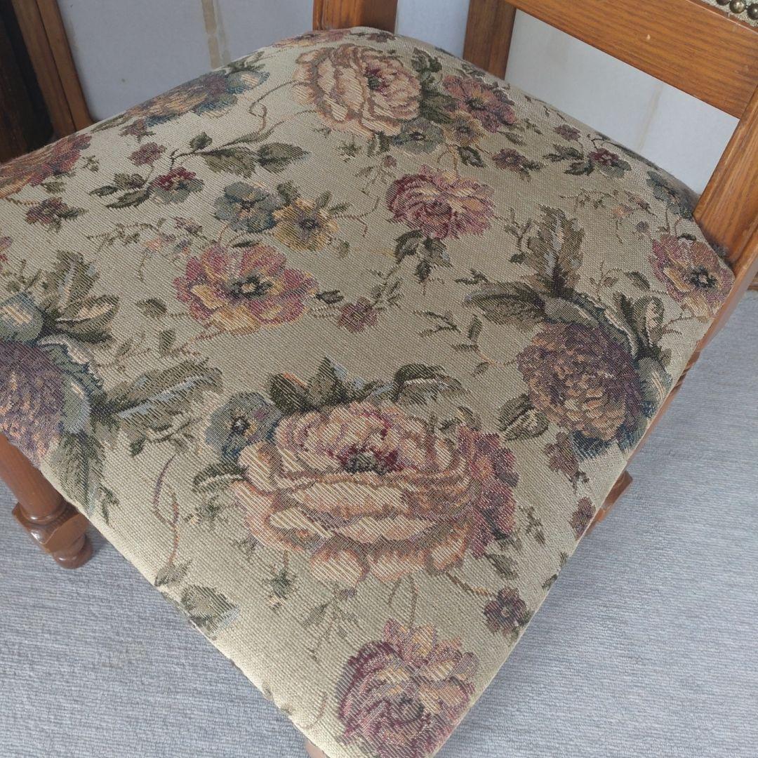 英国アンティーク調】ダイニングチェア ゴブラン織 花柄 鋲打ち 木製 1