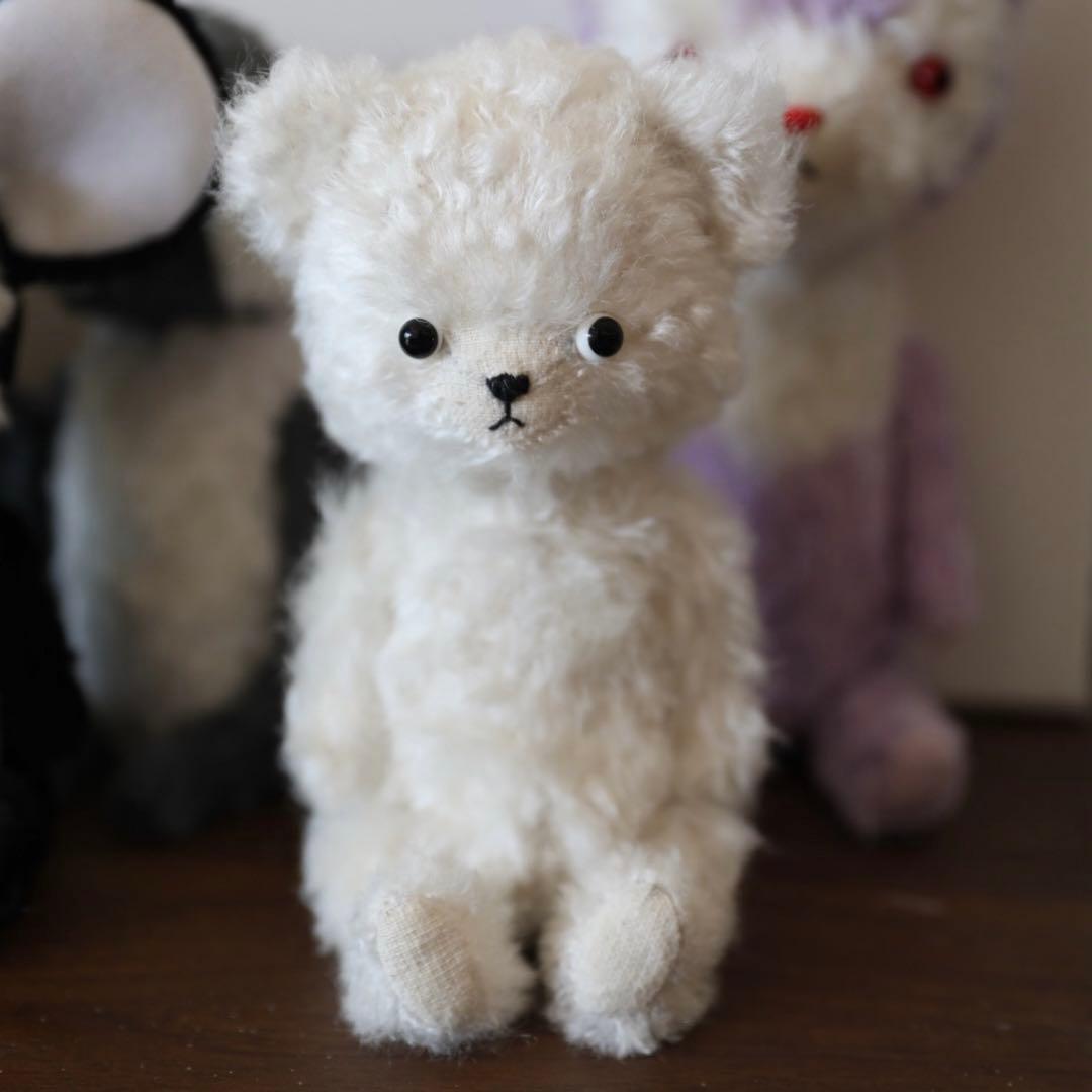 かわいい白熊ちゃん ぬいぐるみ くま ハンドメイド 海外作家様 テディベア