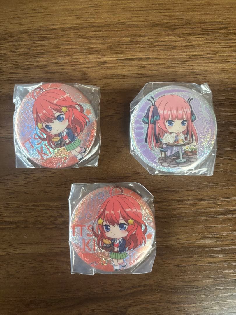 五等分の花嫁 缶バッジ 3個セット 五月 二乃 - メルカリ