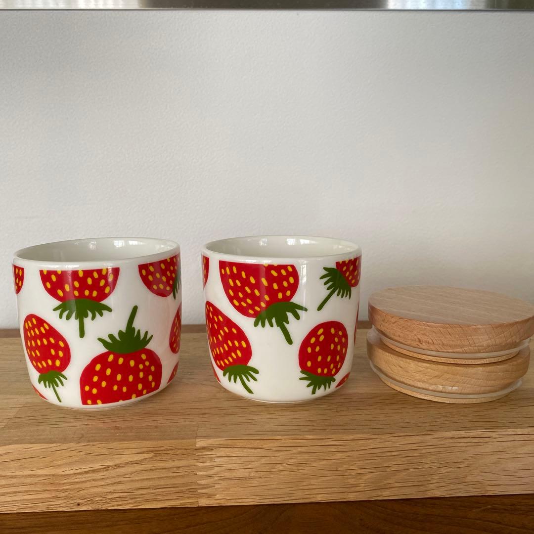 廃盤】マリメッコ マンシッカ旧モデル 蓋付きラテマグ2個 いちご