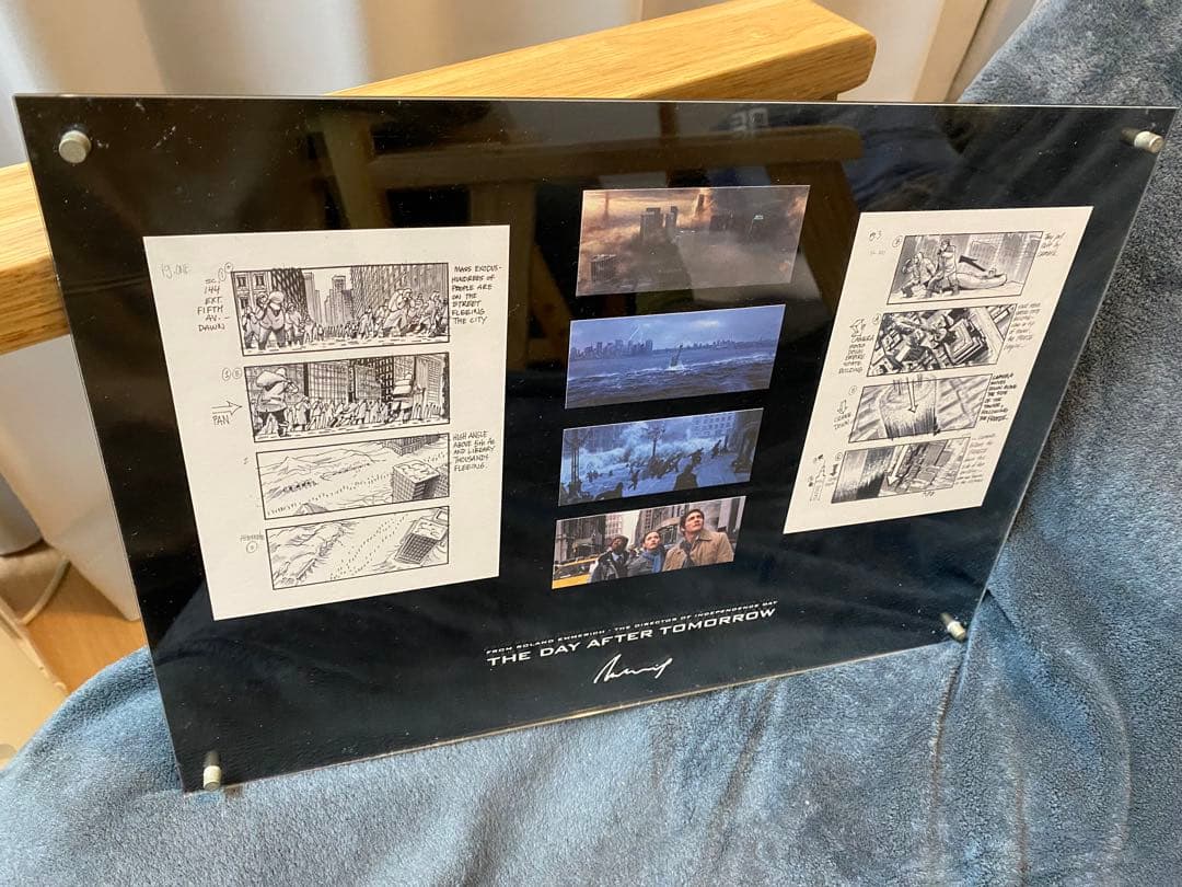 【希少】映画 デイアフタートゥモロー アートボード 絵コンテ 映画パンフレット】デイ・アフター・トゥモロー - メルカリ
