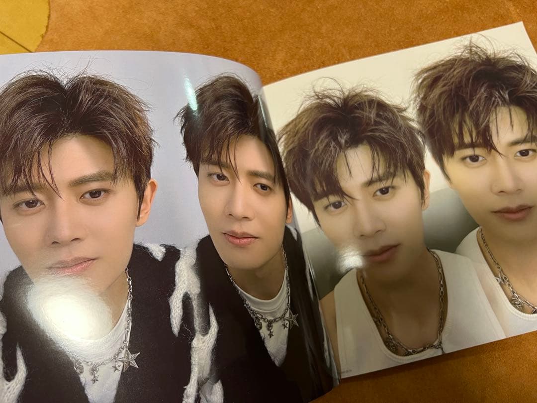 2023(二)アレン・レン（任嘉倫）個人写真集 正方形32p ALLEN写真集