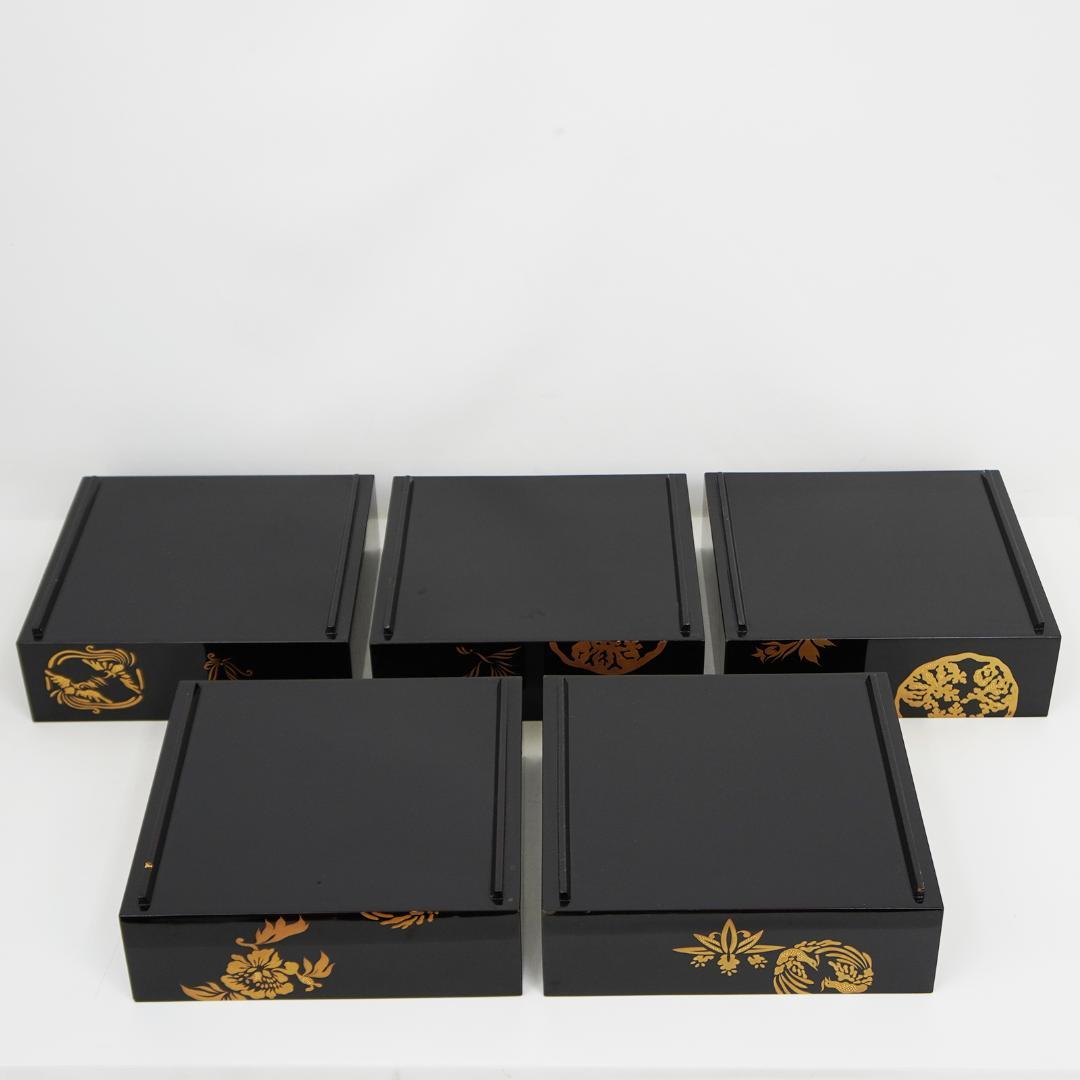 漆 蒔絵 重箱 五段 蓋2枚付き 松竹梅 縁起物 収納箱 付属 黒 - メルカリ