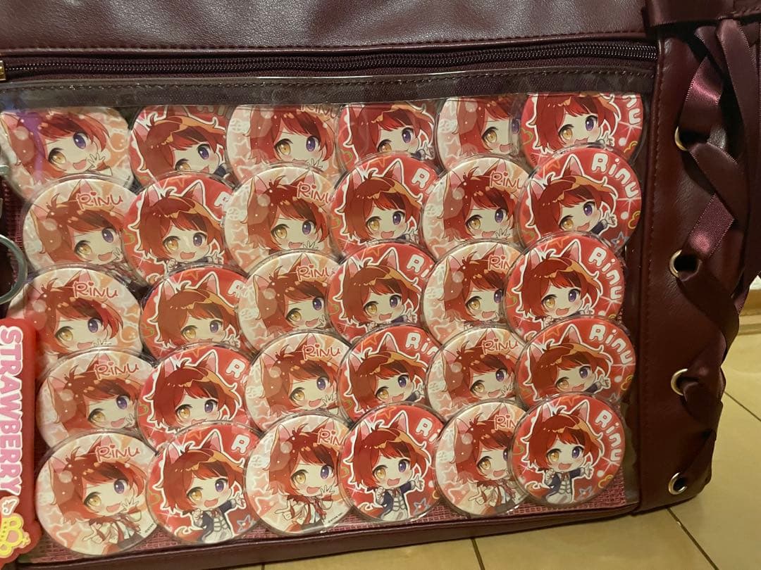 すとぷり 莉犬くん 痛バック（缶バ+痛バ） - メルカリ