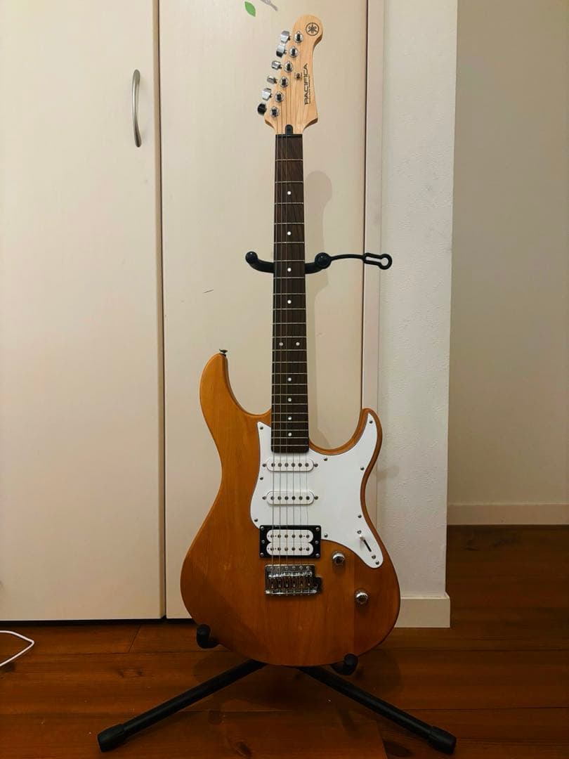 YAMAHA PACIFICA112V YNS(イエローナチュラルサテン) YAMAHA PACIFICA112V YNS(イエローナチュラルカラーサテンフィニッシュ