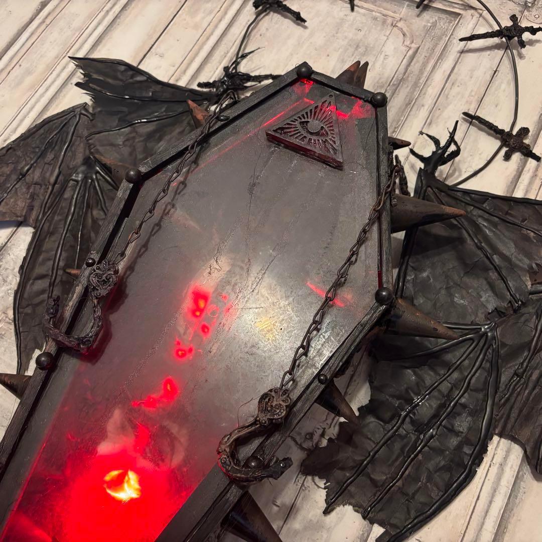 【Special Price】 血誓いの棺(拷問)オブジェ