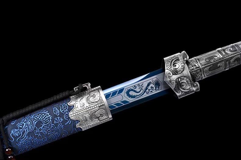 きらきら光る剣 古兵器 武具 刀装具 日本刀 模造刀 居合刀